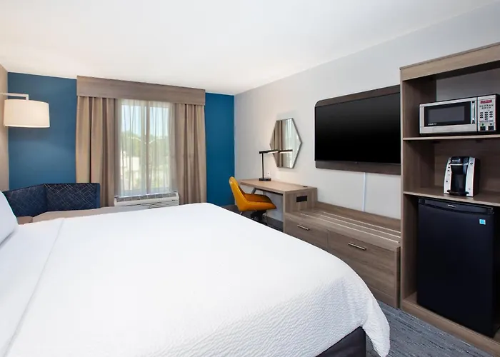 Holiday Inn Express & Suites I-26 & Us 29 At Westgate Mall By Ihg