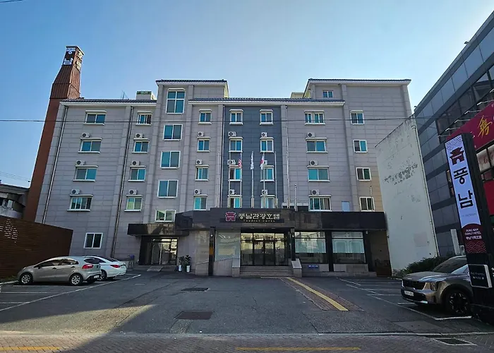 Pungnam Tourist Hotel