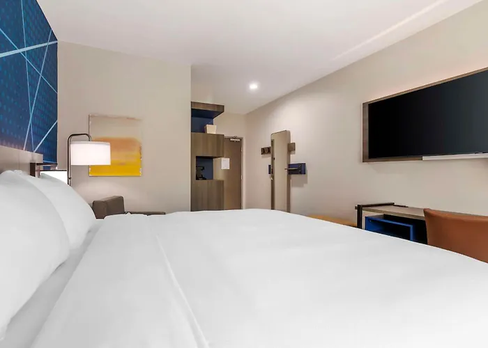 Comfort Inn & Suites Huntsville Near University