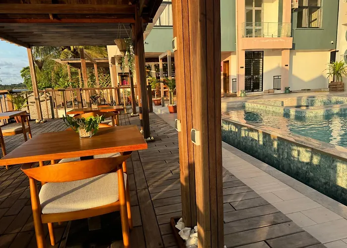 Eden Breeze Inn