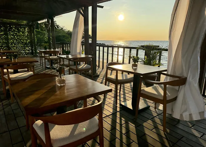 Eden Breeze Inn
