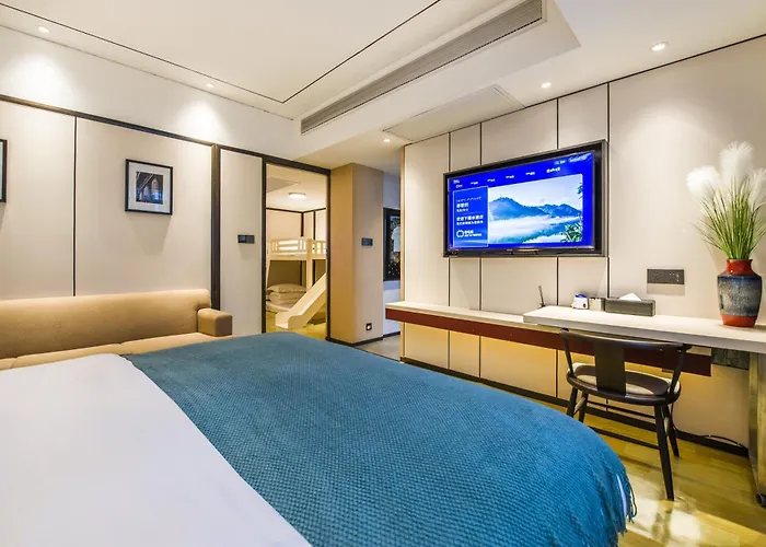 Fenghuang Jiang'An Xinghe Hotel
