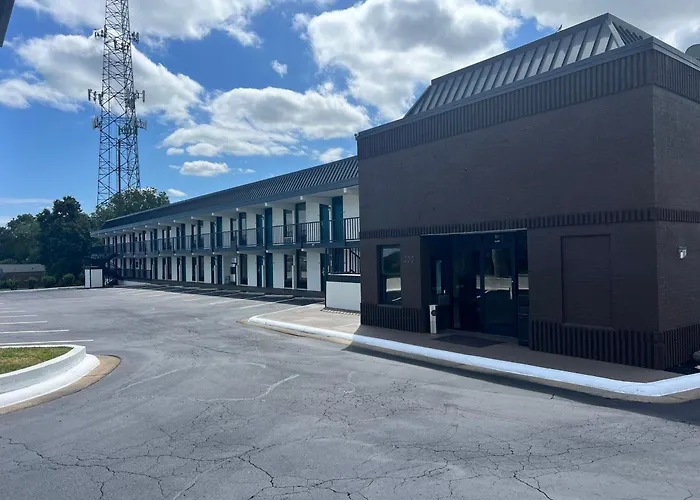Clarion Pointe Winston - Salem Downtown