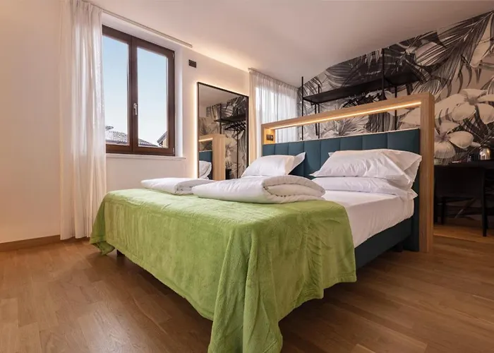 Hotel Lago Di Garda