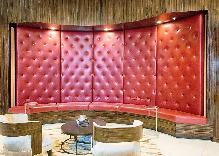 Metropolitan At The 9, Autograph Collection