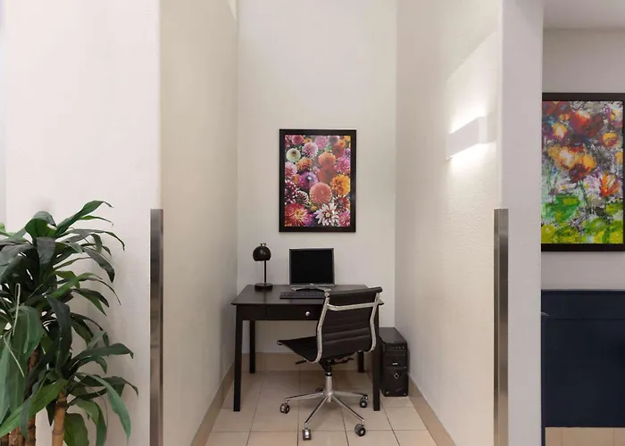 Super 8 By Wyndham St-Jerome