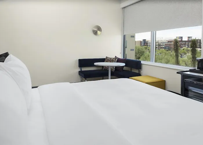 Aloft By Marriott Glendale At Westgate Hotel