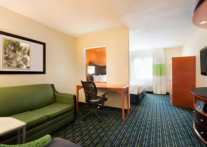 Fairfield Inn & Suites By Marriott Champaign
