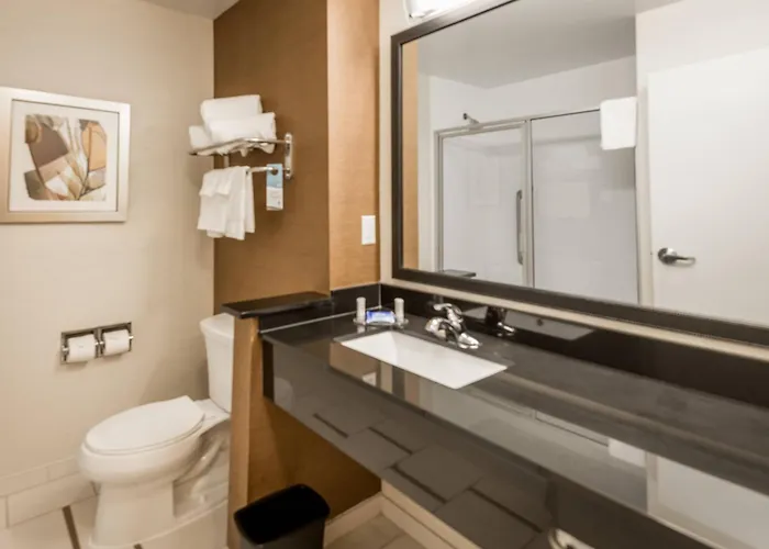 Fairfield Inn & Suites By Marriott Montgomery Airport