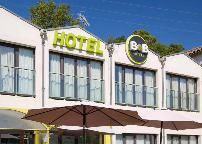 B&B Hotel Villeneuve Loubet Village