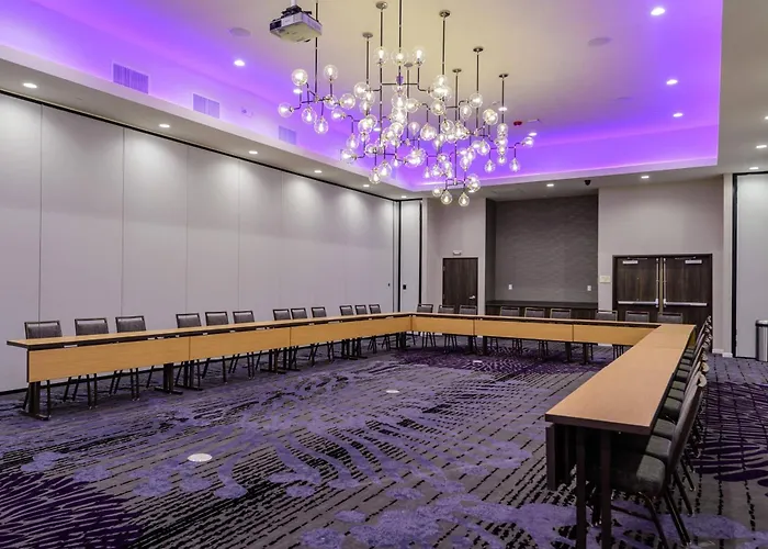 Courtyard By Marriott Lake Jackson