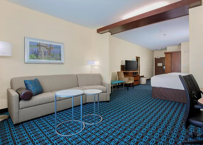 Fairfield Inn & Suites By Marriott Decatur At Decatur Conference Center