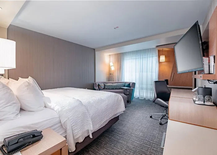 Courtyard By Marriott Toledo West