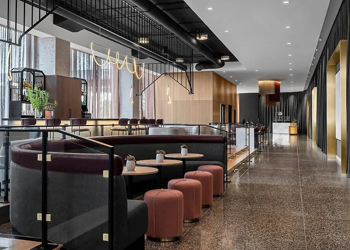 Renaissance Milwaukee West Hotel Wauwatosa
