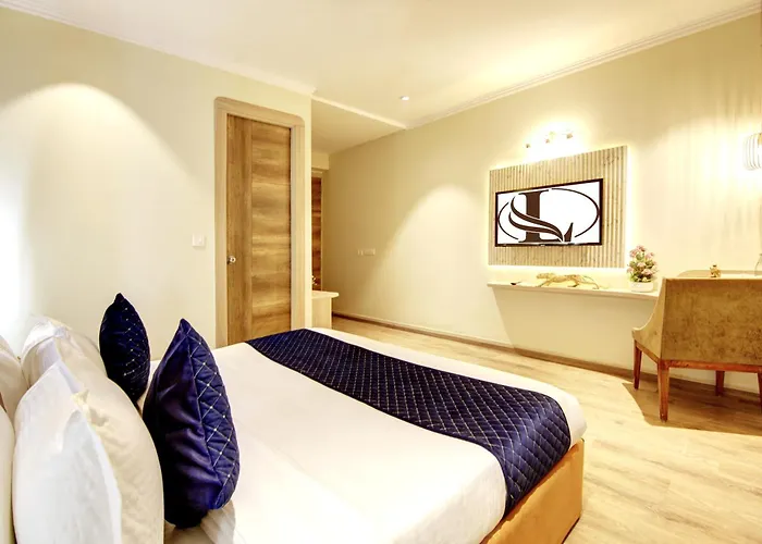 Limewood Stay Mall 51