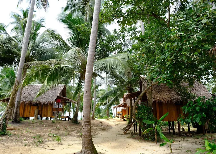 Lily'S Beach Bungalows