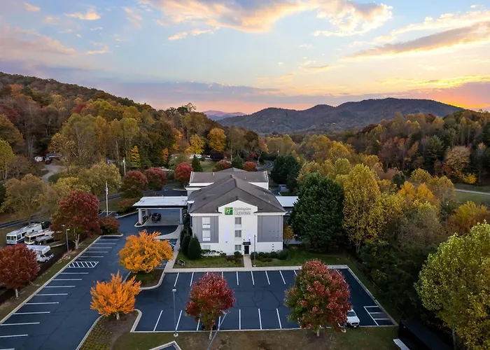 Holiday Inn Express & Suites Sylva / Dillsboro By Ihg