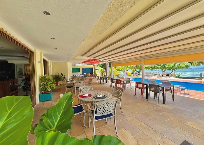 Crown Beach Hotel Seychelles