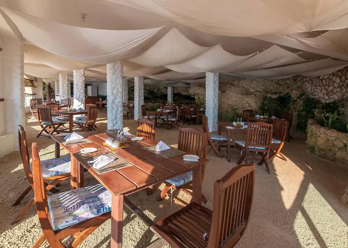Bahari Beach Hotel
