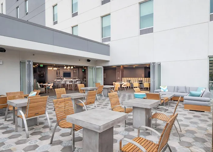 Element Dallas Downtown East