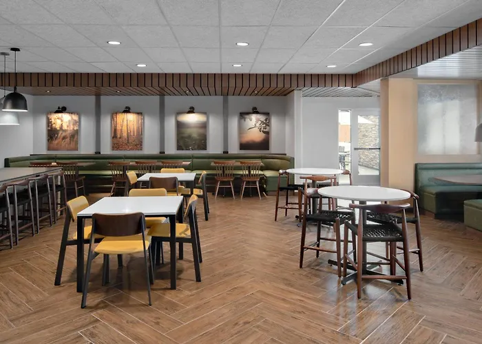 Fairfield Inn & Suites By Marriott Lake Geneva