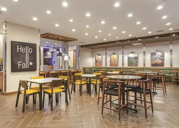 Fairfield Inn & Suites By Marriott Kansas City Shawnee