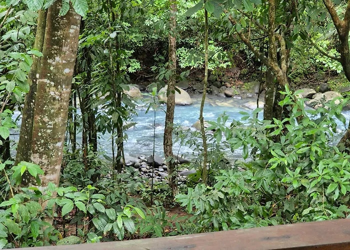 Rio Celeste Ecolodge