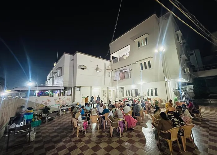 Hotel Rajdhani And Guest House Gujarat - Best Family Hotel In Halol Near Pavagadh And Halol Gidc
