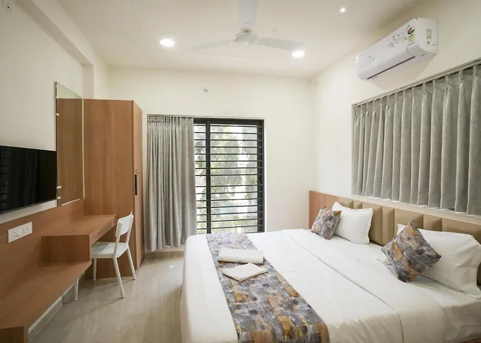 Maruti Grand Hotel