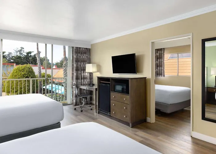 Travelodge By Wyndham Monterey Bay