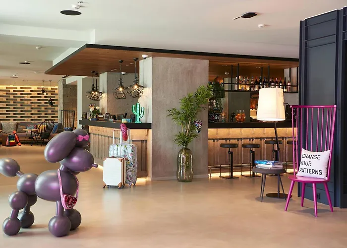 Moxy Patra Marina