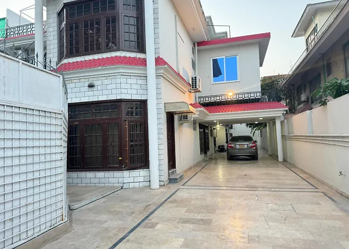 Serene Inn F10