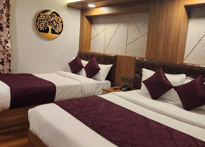 Luxury Stay At Hotel Broadway Boutique Mall Road Chowrasta Near Mahakal Temple