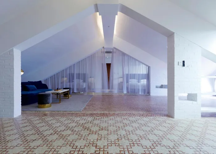 Linggan Linghai Hotel