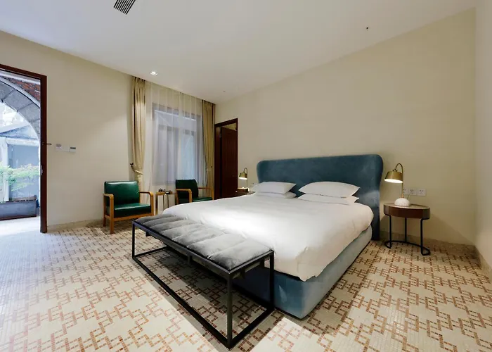 Linggan Linghai Hotel