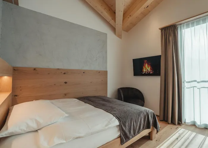Hotel Porta Cervino - Parking & Dining