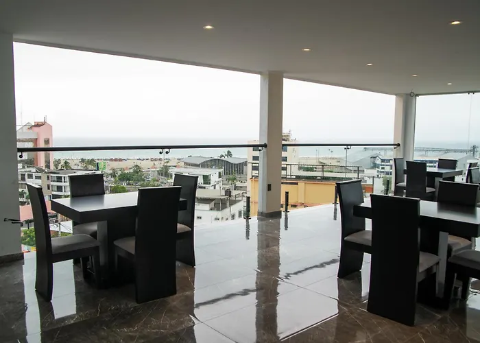 Manta Surf Hotel