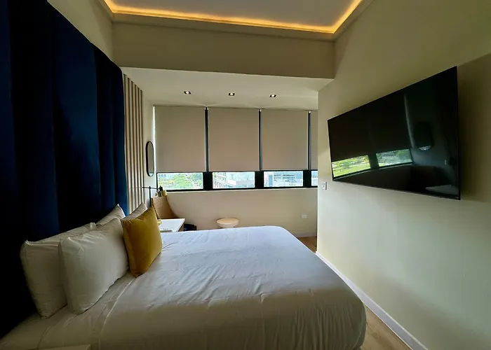 Metro Art Hotel