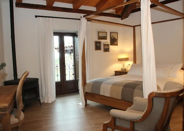 Hotel Rural Santui