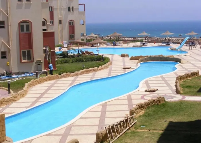 La Sirena Double Room With Mountain View, Families And Couples Only, Extra Of 200 Egyptian Pounds Per Adult Person Per Stay ,To Be Paid To The Resort