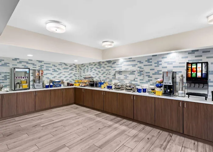 Days Inn & Suites By Wyndham Mesa Near Phoenix