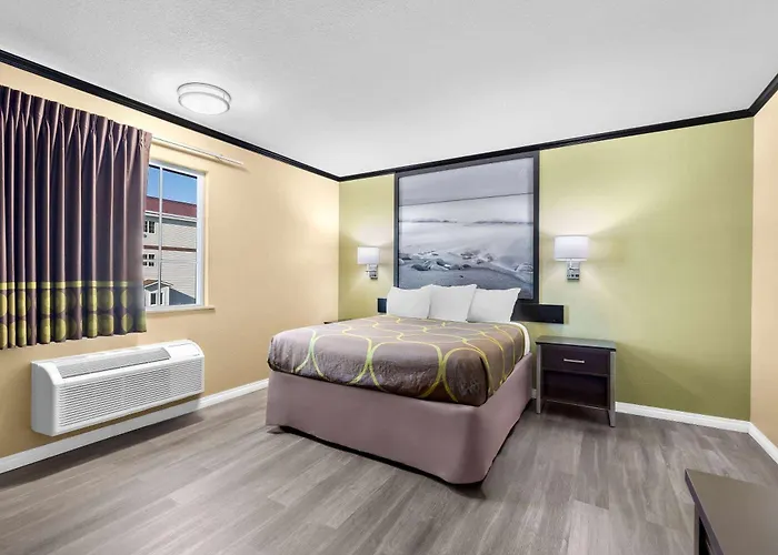Super 8 By Wyndham Crescent City