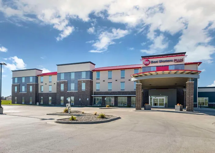 Best Western Plus Lakeview Hotel