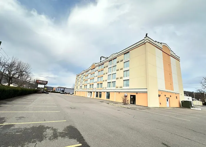 Finger Lakes Inn & Suites
