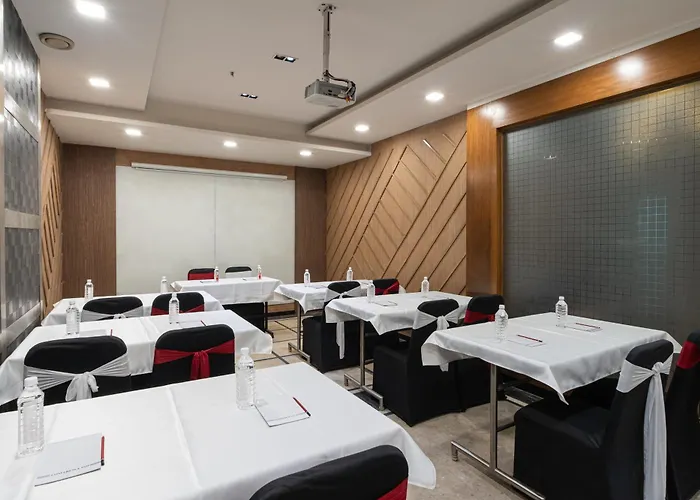 The Suncourt Hotel Yatri