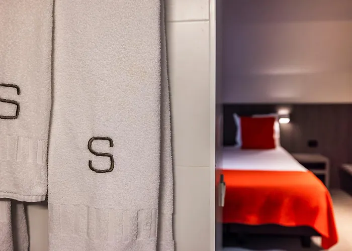 Square Hotel