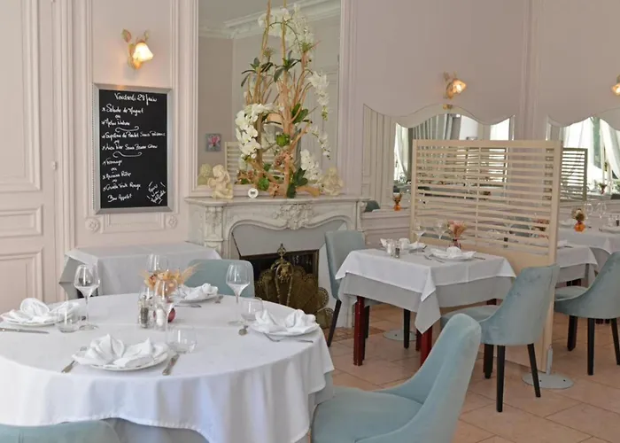 Logis Hostellerie Le Chatel Nangis