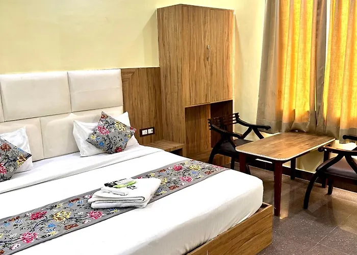 Hotel Madhav Palace Near By Railway Station- 500M Only!