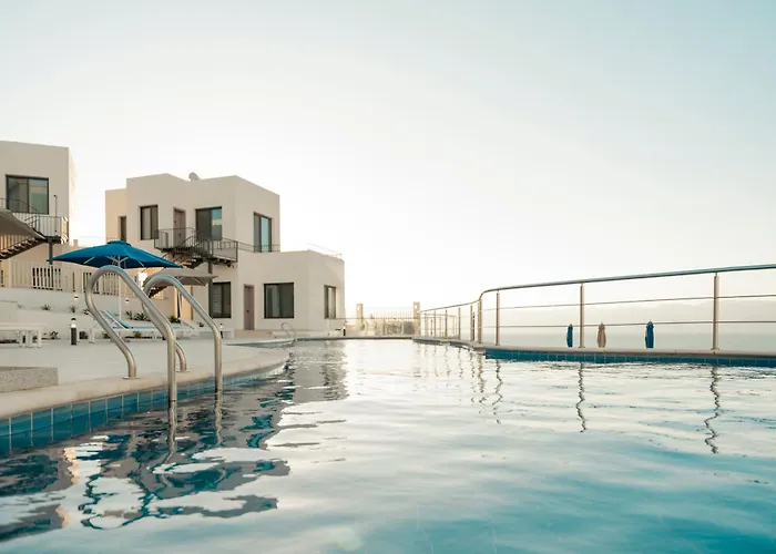Diamond Palm Hotel & Resort