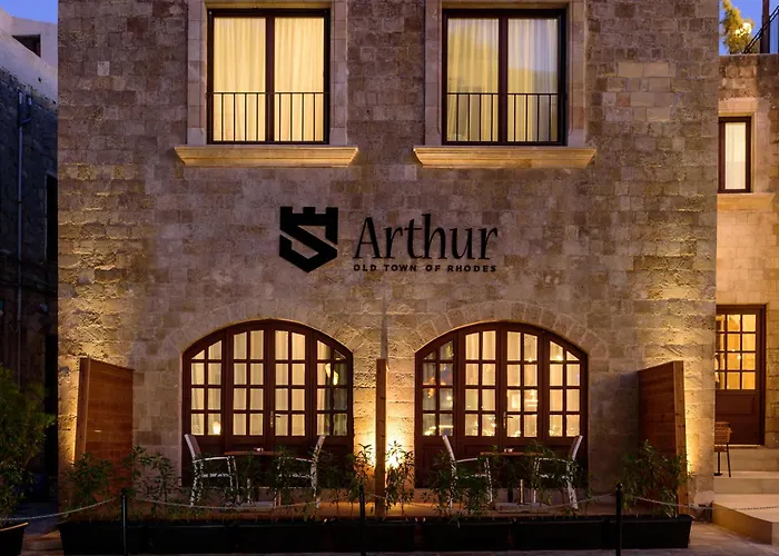 Arthur Suites In Old Town